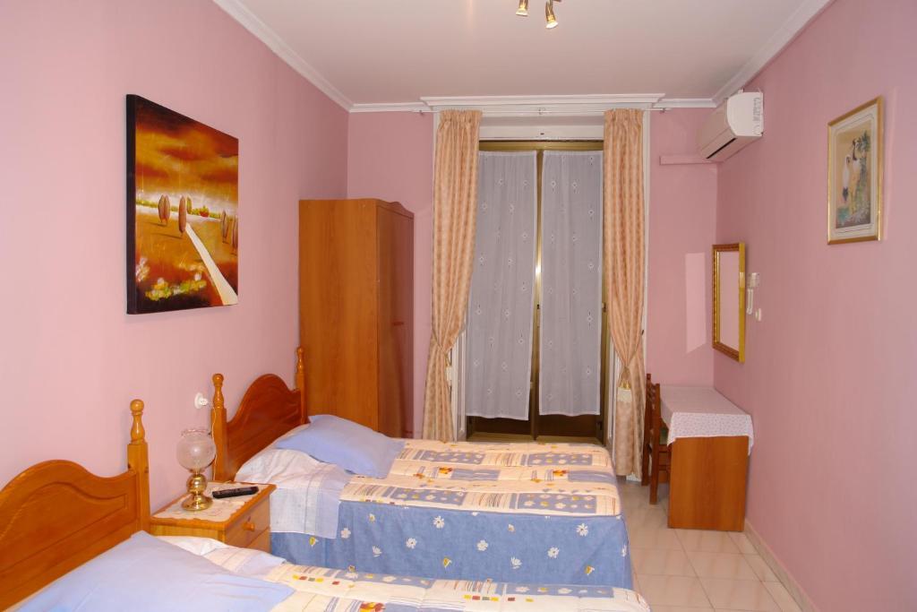 Hostal Dos Naciones Madrid Room photo